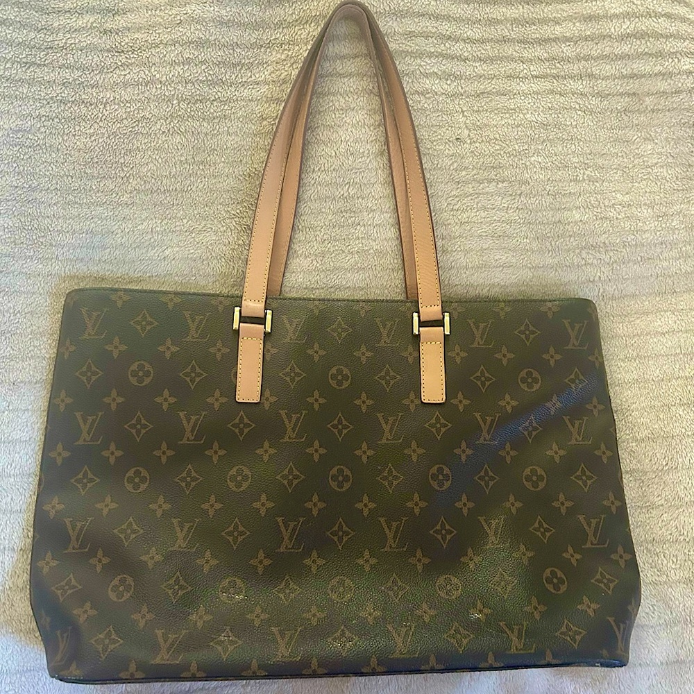Gorgeous Authentic Louis Vuitton Tote